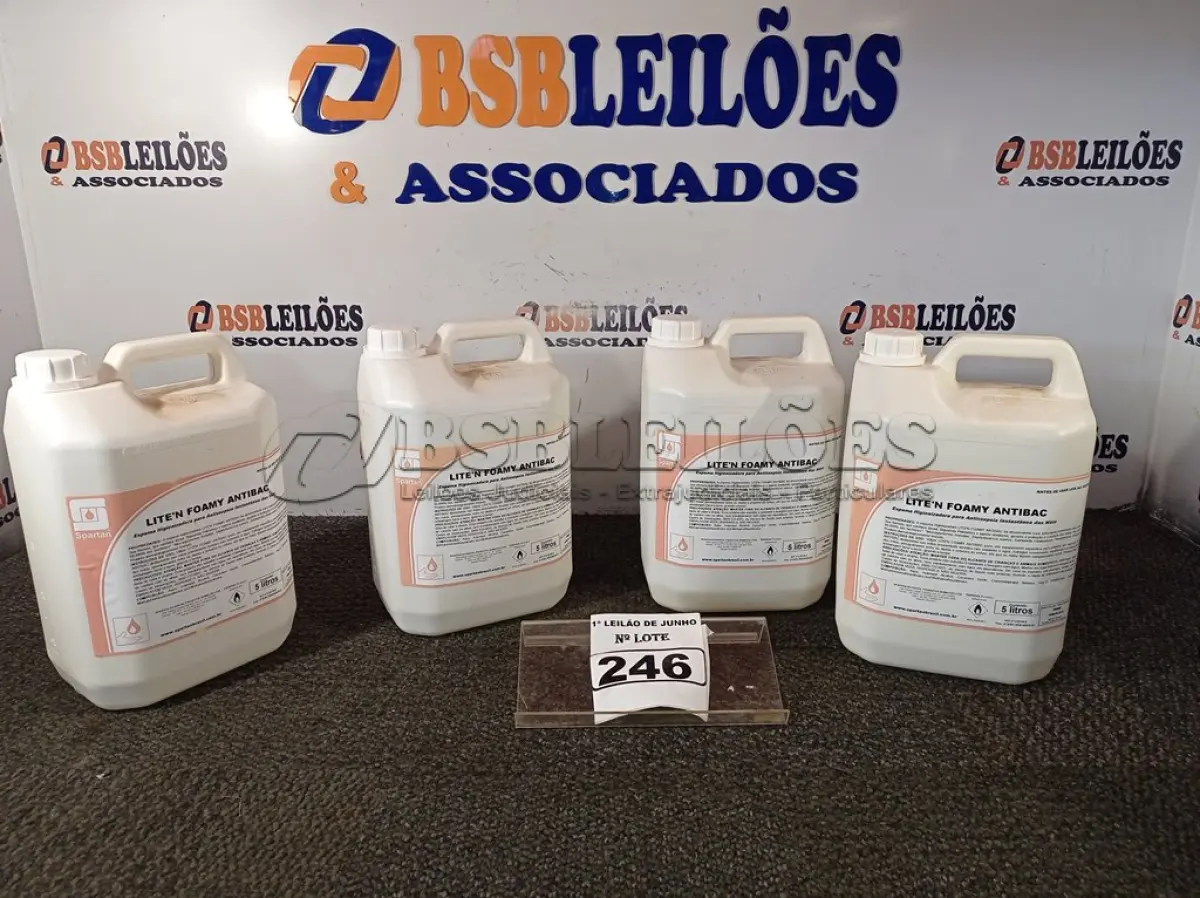 LOTE 246 - 04 GALÕES DE ESPUMA HIGIENIZADORA PARA ANTISSEPSIA INSTANTÂNEA DAS MÃOS COM 05 LITROS CADA GALÃO. (NO ESTADO) ATENÇÃO! FAZER A VISITAÇÃO ANTES DE ARREMATAR, NÃO SABEMOS SE FUNCIONA. LEILÃO NÃO TEM GARANTIA E NEM DEVOLUÇÃO, SUJEITO A POSSÍVEIS AVARIAS VISÍVEIS/OCULTAS E/OU AUSÊNCIA DE COMPONENTES.