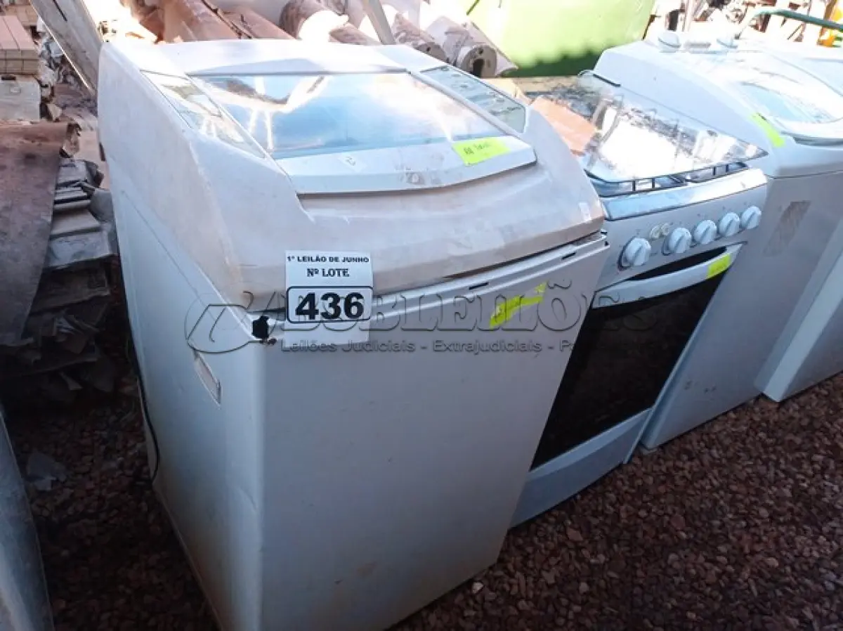 LOTE 436 - 01 FOGÃO 04 BOCAS MARCA DAKO E 01 MÁQUINA DE LAVAR MARCA BRASTEMP. (NO ESTADO) ATENÇÃO! FAZER A VISITAÇÃO ANTES DE ARREMATAR, NÃO SABEMOS SE FUNCIONA. LEILÃO NÃO TEM GARANTIA E NEM DEVOLUÇÃO, SUJEITO A POSSÍVEIS AVARIAS VISÍVEIS/OCULTAS E/OU AUSÊNCIA DE COMPONENTES.