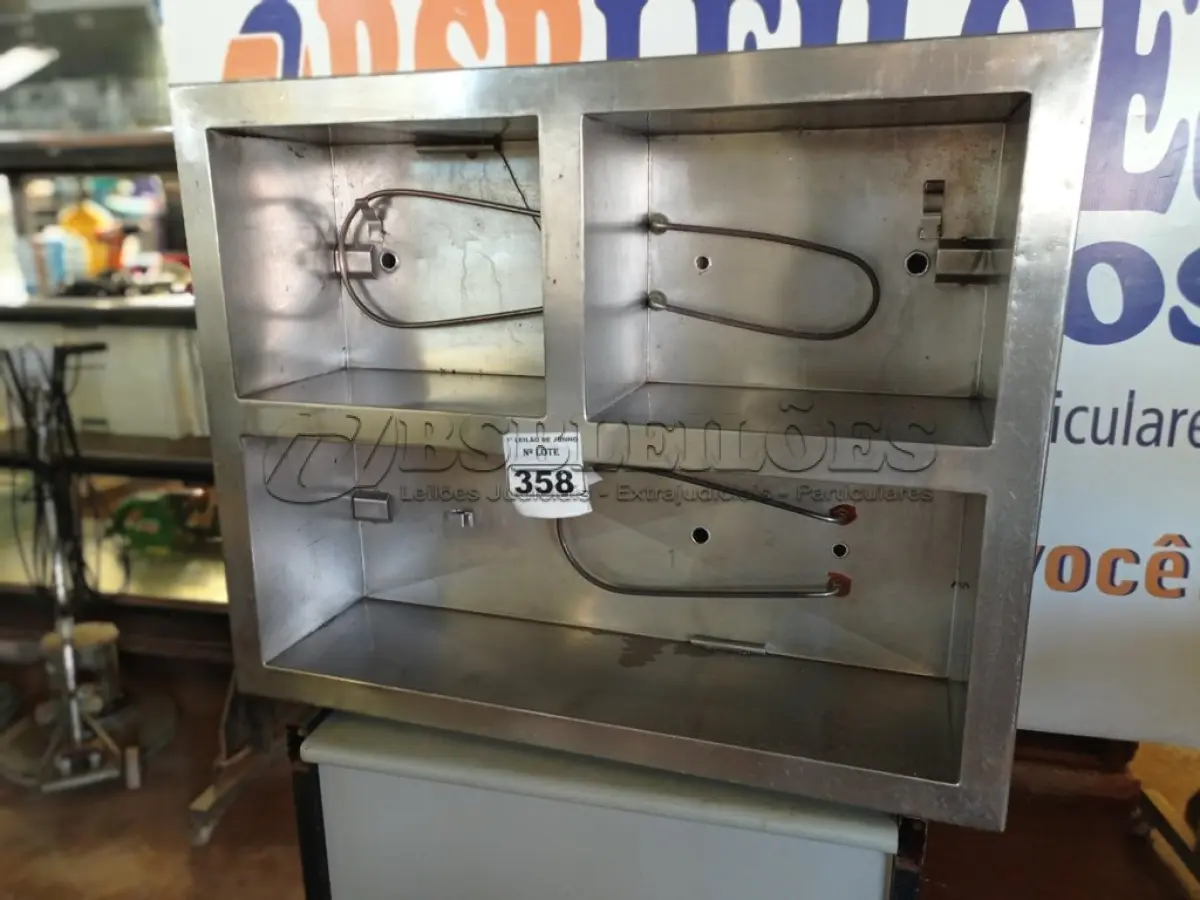 LOTE 358 - 01 BANHO MARIA A GÁS E ELÉTRICO EM INOX. (NO ESTADO) ATENÇÃO! FAZER A VISITAÇÃO ANTES DE ARREMATAR, NÃO SABEMOS SE FUNCIONA. LEILÃO NÃO TEM GARANTIA E NEM DEVOLUÇÃO, SUJEITO A POSSÍVEIS AVARIAS VISÍVEIS/OCULTAS E/OU AUSÊNCIA DE COMPONENTES.