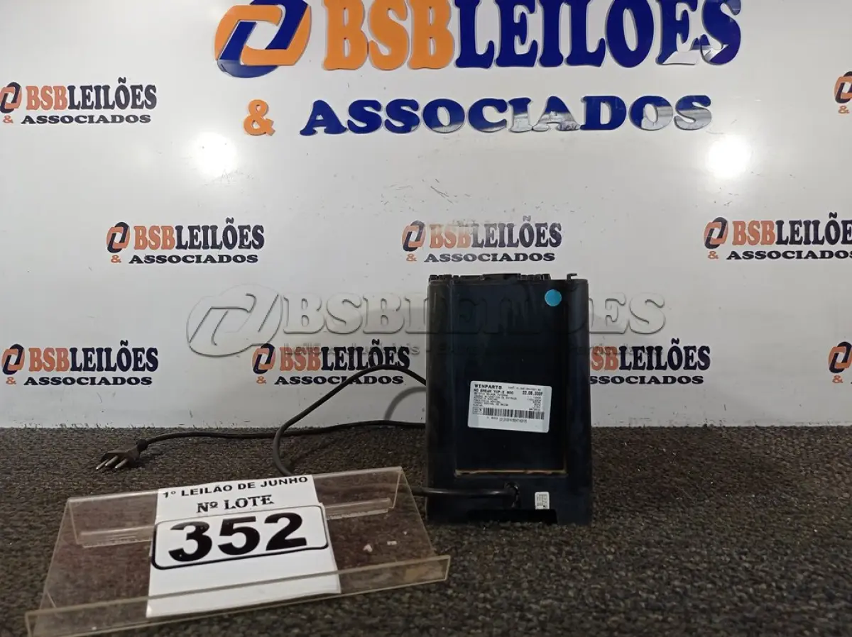 LOTE 352 - 01 ESTABILIZADOR DE 600VA MARCA ENERMAX. (NO ESTADO) ATENÇÃO! FAZER A VISITAÇÃO ANTES DE ARREMATAR, NÃO SABEMOS SE FUNCIONA. LEILÃO NÃO TEM GARANTIA E NEM DEVOLUÇÃO, SUJEITO A POSSÍVEIS AVARIAS VISÍVEIS/OCULTAS E/OU AUSÊNCIA DE COMPONENTES.