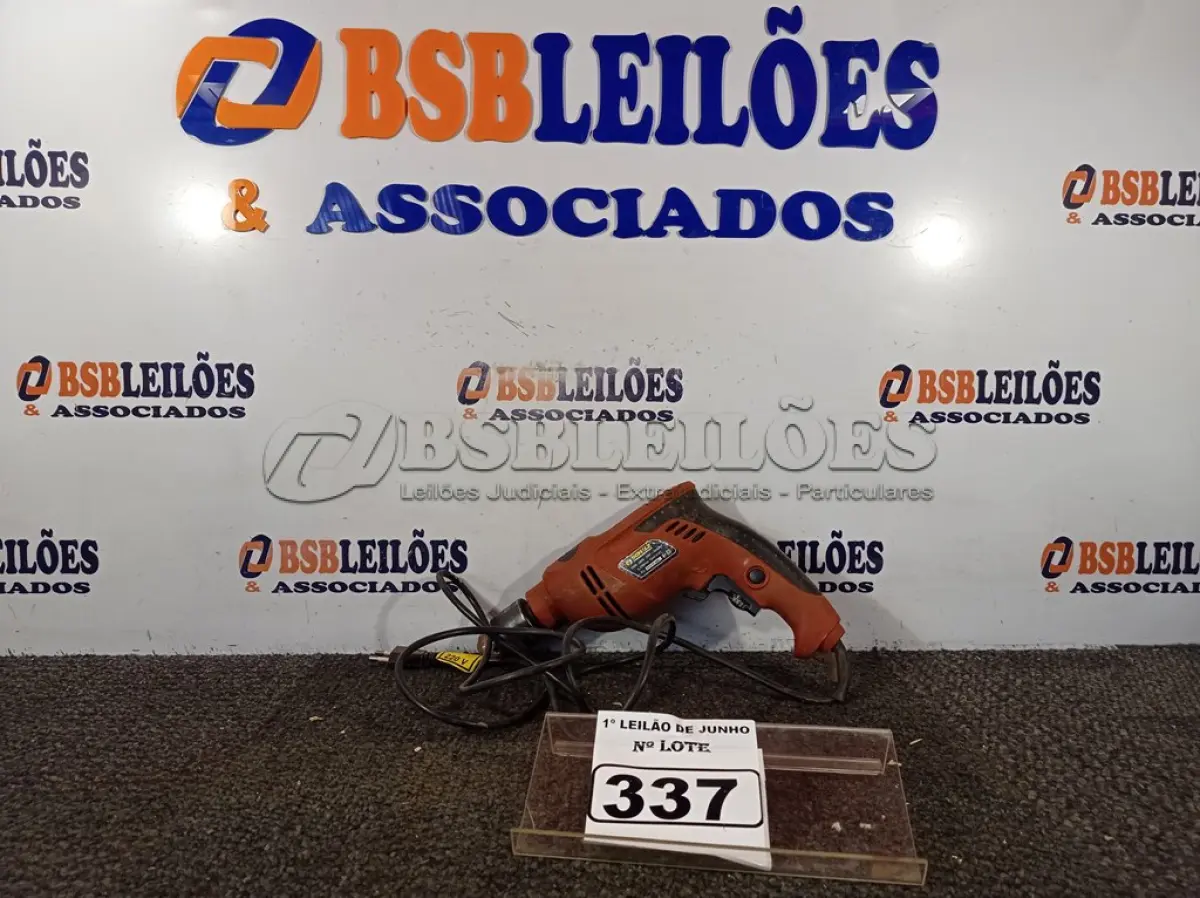 LOTE 337 - 01 PARAFUSADEIRA/FURADEIRA MARCA SCHUZ 220V. (NO ESTADO) ATENÇÃO! FAZER A VISITAÇÃO ANTES DE ARREMATAR, NÃO SABEMOS SE FUNCIONA. LEILÃO NÃO TEM GARANTIA E NEM DEVOLUÇÃO, SUJEITO A POSSÍVEIS AVARIAS VISÍVEIS/OCULTAS E/OU AUSÊNCIA DE COMPONENTES.