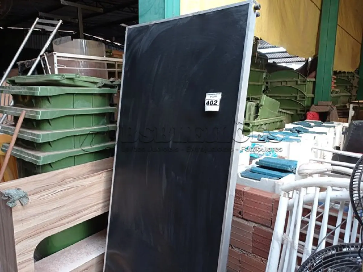 LOTE 402 - 03 PLACAS DE AQUECEDOR SOLAR. (NO ESTADO) ATENÇÃO! FAZER A VISITAÇÃO ANTES DE ARREMATAR, NÃO SABEMOS SE FUNCIONA. LEILÃO NÃO TEM GARANTIA E NEM DEVOLUÇÃO, SUJEITO A POSSÍVEIS AVARIAS VISÍVEIS/OCULTAS E/OU AUSÊNCIA DE COMPONENTES.
