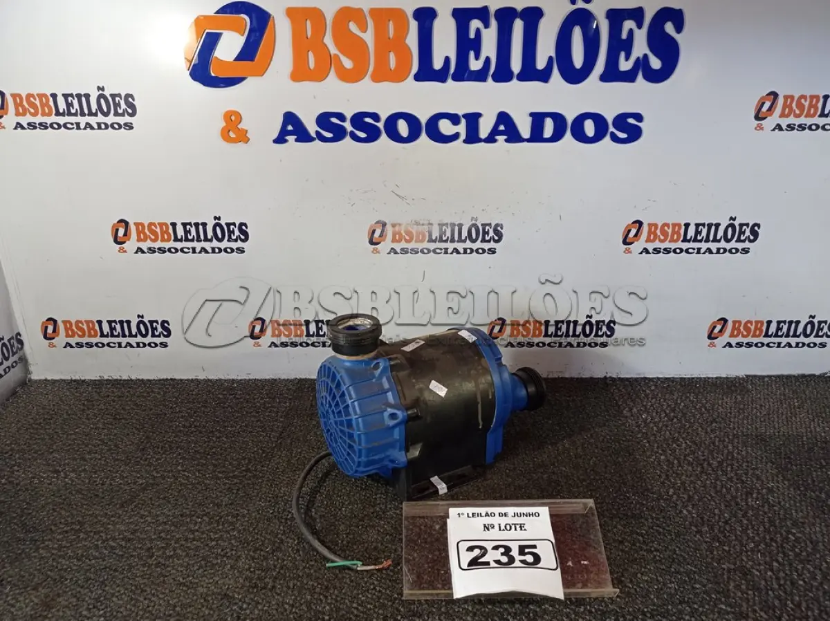 LOTE 235 - 01 MOTOBOMBA MODELO MB71 MARCA HYDRO 220V. (NO ESTADO) ATENÇÃO! FAZER A VISITAÇÃO ANTES DE ARREMATAR, NÃO SABEMOS SE FUNCIONA. LEILÃO NÃO TEM GARANTIA E NEM DEVOLUÇÃO, SUJEITO A POSSÍVEIS AVARIAS VISÍVEIS/OCULTAS E/OU AUSÊNCIA DE COMPONENTES.