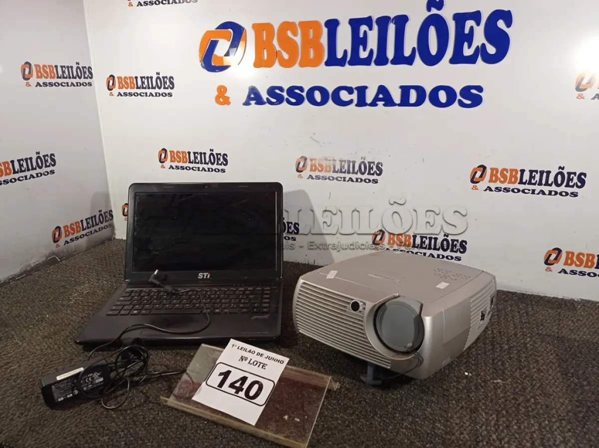 LOTE 140 - 01 PROJETOR MULTIMIDIA MARCA INFOCUS E 01 NOTEBOOK STI SEM BATERIA COM FONTE PARA RETIRADA DE PEÇAS. (NO ESTADO) ATENÇÃO! FAZER A VISITAÇÃO ANTES DE ARREMATAR, NÃO SABEMOS SE FUNCIONA. LEILÃO NÃO TEM GARANTIA E NEM DEVOLUÇÃO, SUJEITO A POSSÍVEIS AVARIAS VISÍVEIS/OCULTAS E/OU AUSÊNCIA DE COMPONENTES.