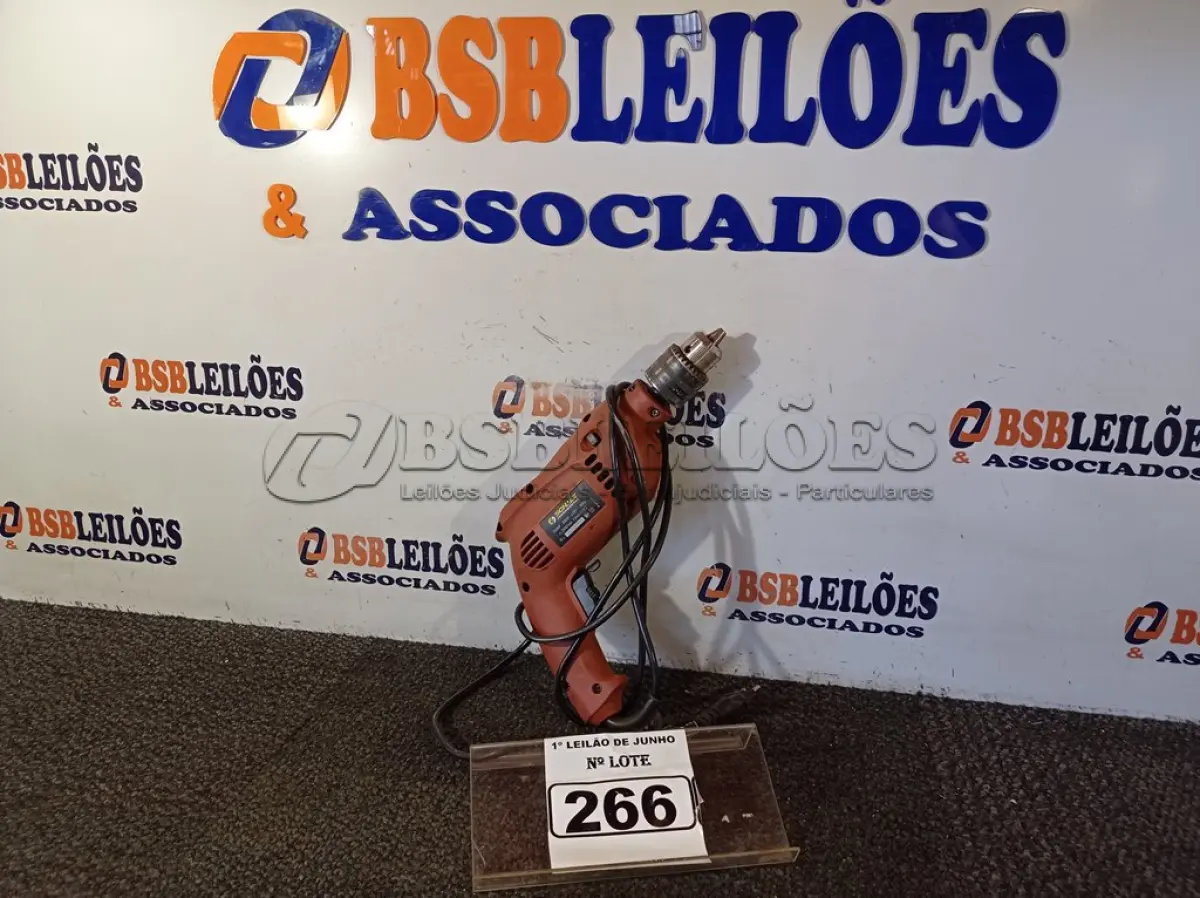 LOTE 266 - 01 PARAFUSADEIRA/FURADEIRA MARCA SCHUZ 220V. (NO ESTADO) ATENÇÃO! FAZER A VISITAÇÃO ANTES DE ARREMATAR, NÃO SABEMOS SE FUNCIONA. LEILÃO NÃO TEM GARANTIA E NEM DEVOLUÇÃO, SUJEITO A POSSÍVEIS AVARIAS VISÍVEIS/OCULTAS E/OU AUSÊNCIA DE COMPONENTES.