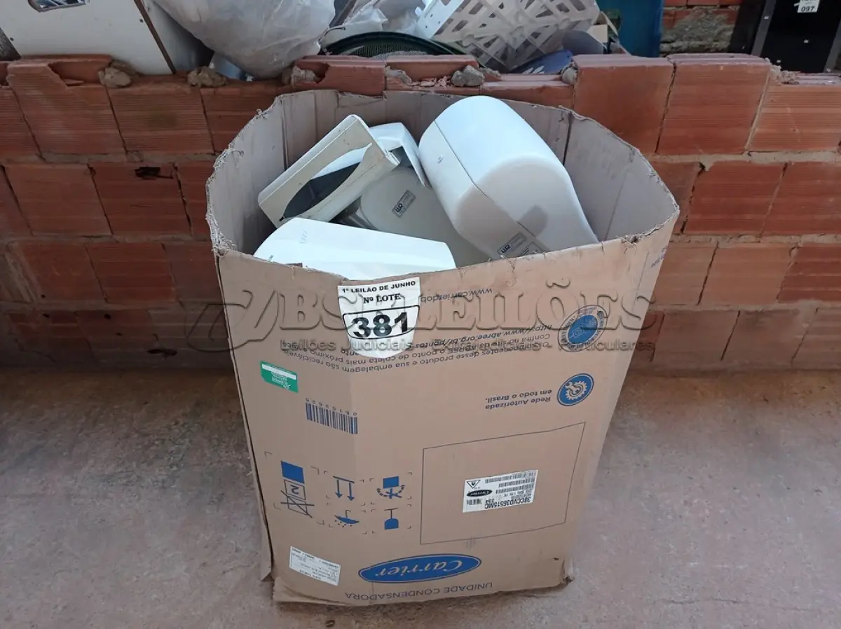 LOTE 381 - 01 LOTE COM VÁRIOS DISPENSES. (NO ESTADO) ATENÇÃO! FAZER A VISITAÇÃO ANTES DE ARREMATAR, NÃO SABEMOS SE FUNCIONA. LEILÃO NÃO TEM GARANTIA E NEM DEVOLUÇÃO, SUJEITO A POSSÍVEIS AVARIAS VISÍVEIS/OCULTAS E/OU AUSÊNCIA DE COMPONENTES.