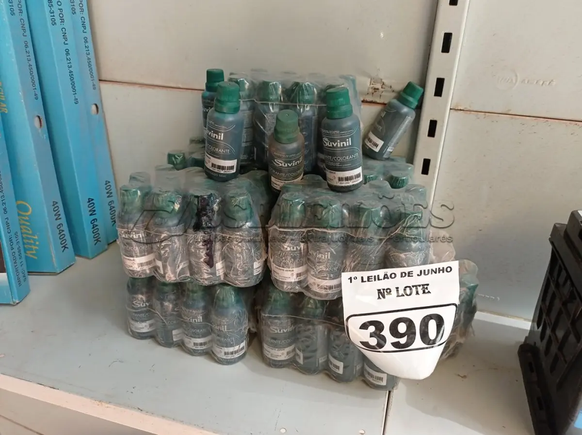 LOTE 390 - 01 LOTE COM GRANDE QUANTIDADE DE CORANTES MARCA SUVINIL.  (NO ESTADO) ATENÇÃO! FAZER A VISITAÇÃO ANTES DE ARREMATAR, NÃO SABEMOS SE FUNCIONA. LEILÃO NÃO TEM GARANTIA E NEM DEVOLUÇÃO, SUJEITO A POSSÍVEIS AVARIAS VISÍVEIS/OCULTAS E/OU AUSÊNCIA DE COMPONENTES.