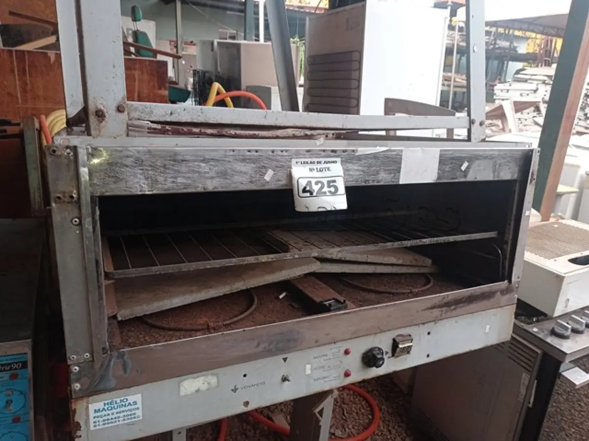 LOTE 425 - 01 SUCATA DE FORNO INDUSTRIAL. (NO ESTADO) ATENÇÃO! FAZER A VISITAÇÃO ANTES DE ARREMATAR, NÃO SABEMOS SE FUNCIONA. LEILÃO NÃO TEM GARANTIA E NEM DEVOLUÇÃO, SUJEITO A POSSÍVEIS AVARIAS VISÍVEIS/OCULTAS E/OU AUSÊNCIA DE COMPONENTES.