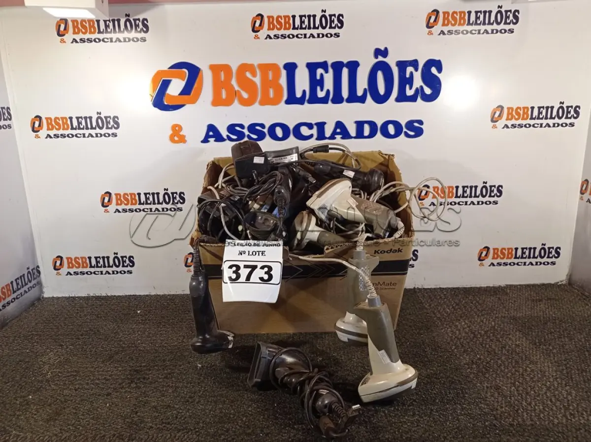 LOTE 373 - 01 LOTE COM DIVERSOS LEITORES DE CÓDIGO DE BARRAS. (NO ESTADO) ATENÇÃO! FAZER A VISITAÇÃO ANTES DE ARREMATAR, NÃO SABEMOS SE FUNCIONA. LEILÃO NÃO TEM GARANTIA E NEM DEVOLUÇÃO, SUJEITO A POSSÍVEIS AVARIAS VISÍVEIS/OCULTAS E/OU AUSÊNCIA DE COMPONENTES.
