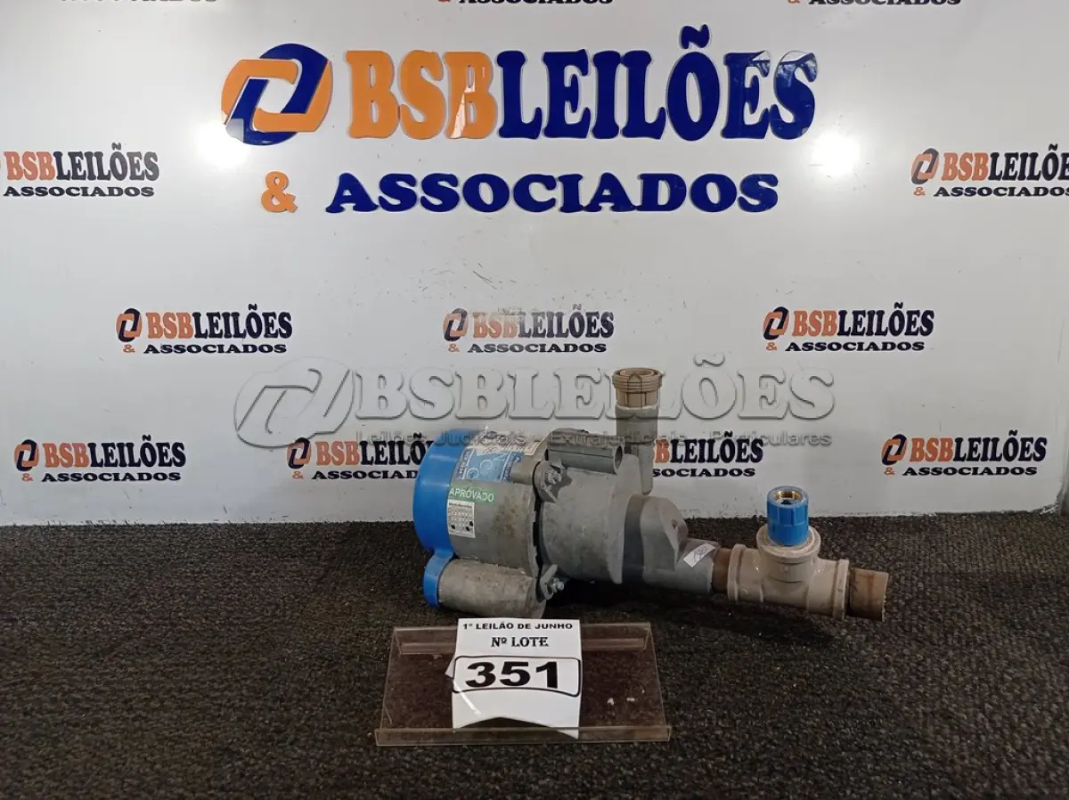 LOTE 351 - 01 MOTOR DE INDUÇÃO MONOFÁSICO DE GAIOLA 220V COM AVARIAS. (NO ESTADO) ATENÇÃO! FAZER A VISITAÇÃO ANTES DE ARREMATAR, NÃO SABEMOS SE FUNCIONA. LEILÃO NÃO TEM GARANTIA E NEM DEVOLUÇÃO, SUJEITO A POSSÍVEIS AVARIAS VISÍVEIS/OCULTAS E/OU AUSÊNCIA DE COMPONENTES.