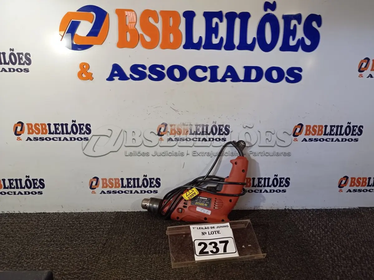 LOTE 237 - 01 PARAFUSADEIRA/FURADEIRA MARCA SCHUZ 220V. (NO ESTADO) ATENÇÃO! FAZER A VISITAÇÃO ANTES DE ARREMATAR, NÃO SABEMOS SE FUNCIONA. LEILÃO NÃO TEM GARANTIA E NEM DEVOLUÇÃO, SUJEITO A POSSÍVEIS AVARIAS VISÍVEIS/OCULTAS E/OU AUSÊNCIA DE COMPONENTES.