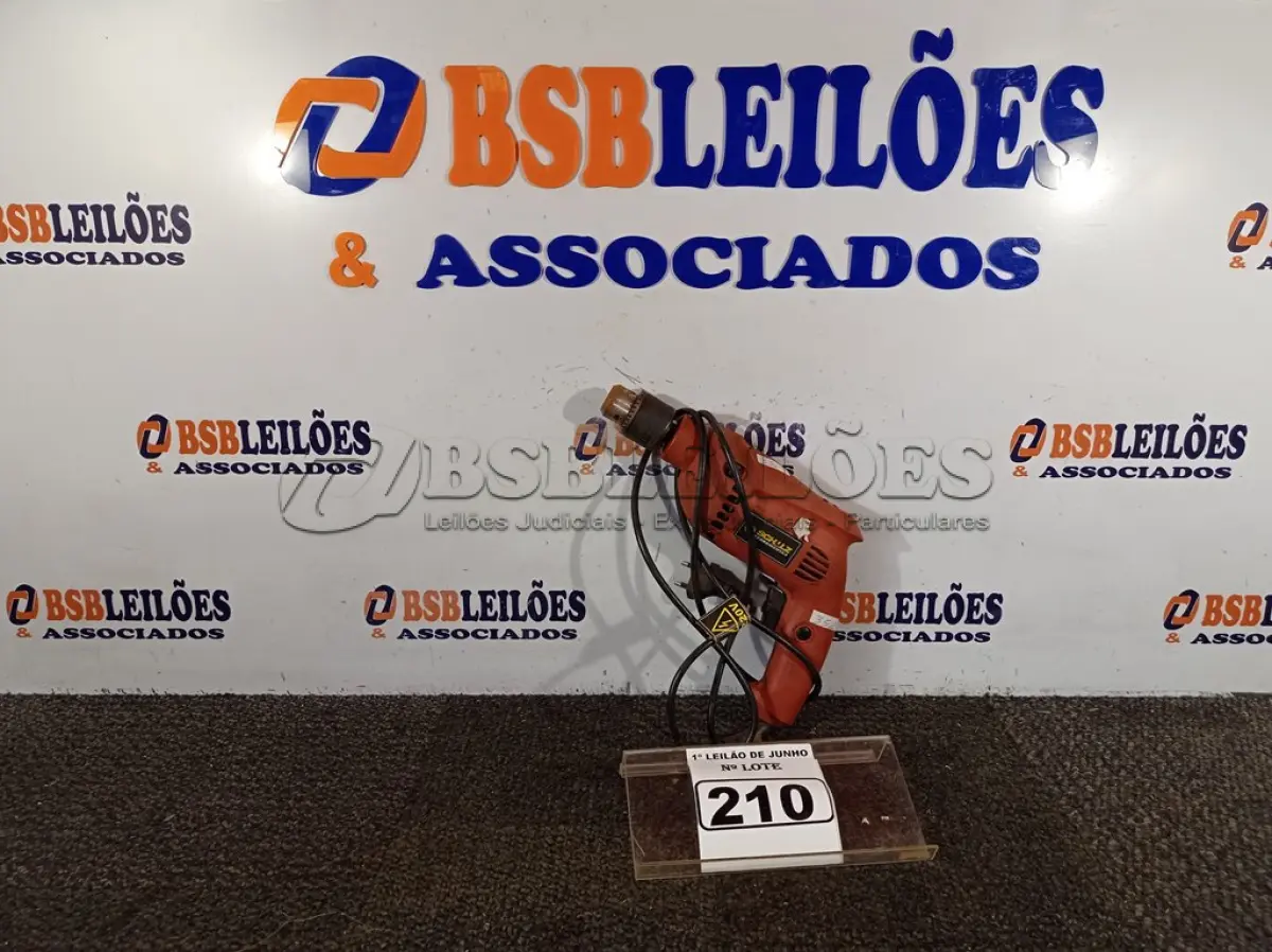 LOTE 210 - 01 PARAFUSADEIRA/FURADEIRA MARCA SCHUZ 220V. (NO ESTADO) ATENÇÃO! FAZER A VISITAÇÃO ANTES DE ARREMATAR, NÃO SABEMOS SE FUNCIONA. LEILÃO NÃO TEM GARANTIA E NEM DEVOLUÇÃO, SUJEITO A POSSÍVEIS AVARIAS VISÍVEIS/OCULTAS E/OU AUSÊNCIA DE COMPONENTES.