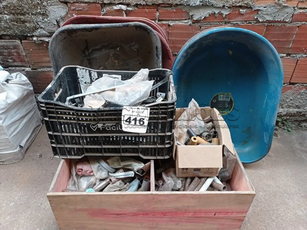 LOTE 416 - 01 LOTE COM PEÇAS DE CARRINHO DE MÃO. (NO ESTADO) ATENÇÃO! FAZER A VISITAÇÃO ANTES DE ARREMATAR, NÃO SABEMOS SE FUNCIONA. LEILÃO NÃO TEM GARANTIA E NEM DEVOLUÇÃO, SUJEITO A POSSÍVEIS AVARIAS VISÍVEIS/OCULTAS E/OU AUSÊNCIA DE COMPONENTES.