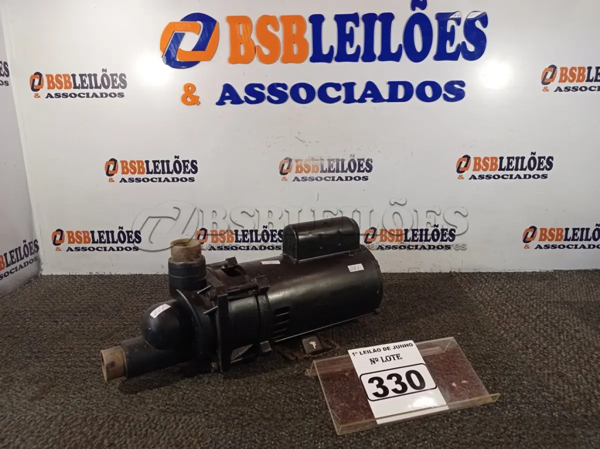 LOTE 330 - 01 MOTOR DE INDUÇÃO MONOFÁSICO DE GAIOLA 220V COM AVARIAS. (NO ESTADO) ATENÇÃO! FAZER A VISITAÇÃO ANTES DE ARREMATAR, NÃO SABEMOS SE FUNCIONA. LEILÃO NÃO TEM GARANTIA E NEM DEVOLUÇÃO, SUJEITO A POSSÍVEIS AVARIAS VISÍVEIS/OCULTAS E/OU AUSÊNCIA DE COMPONENTES.