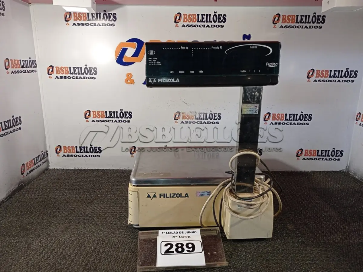 LOTE 289 - 01 BALANÇA COM CAPACIDADE MÁXIMA DE 15 KG MARCA FILIZOLA. (NO ESTADO) ATENÇÃO! FAZER A VISITAÇÃO ANTES DE ARREMATAR, NÃO SABEMOS SE FUNCIONA. LEILÃO NÃO TEM GARANTIA E NEM DEVOLUÇÃO, SUJEITO A POSSÍVEIS AVARIAS VISÍVEIS/OCULTAS E/OU AUSÊNCIA DE COMPONENTES.