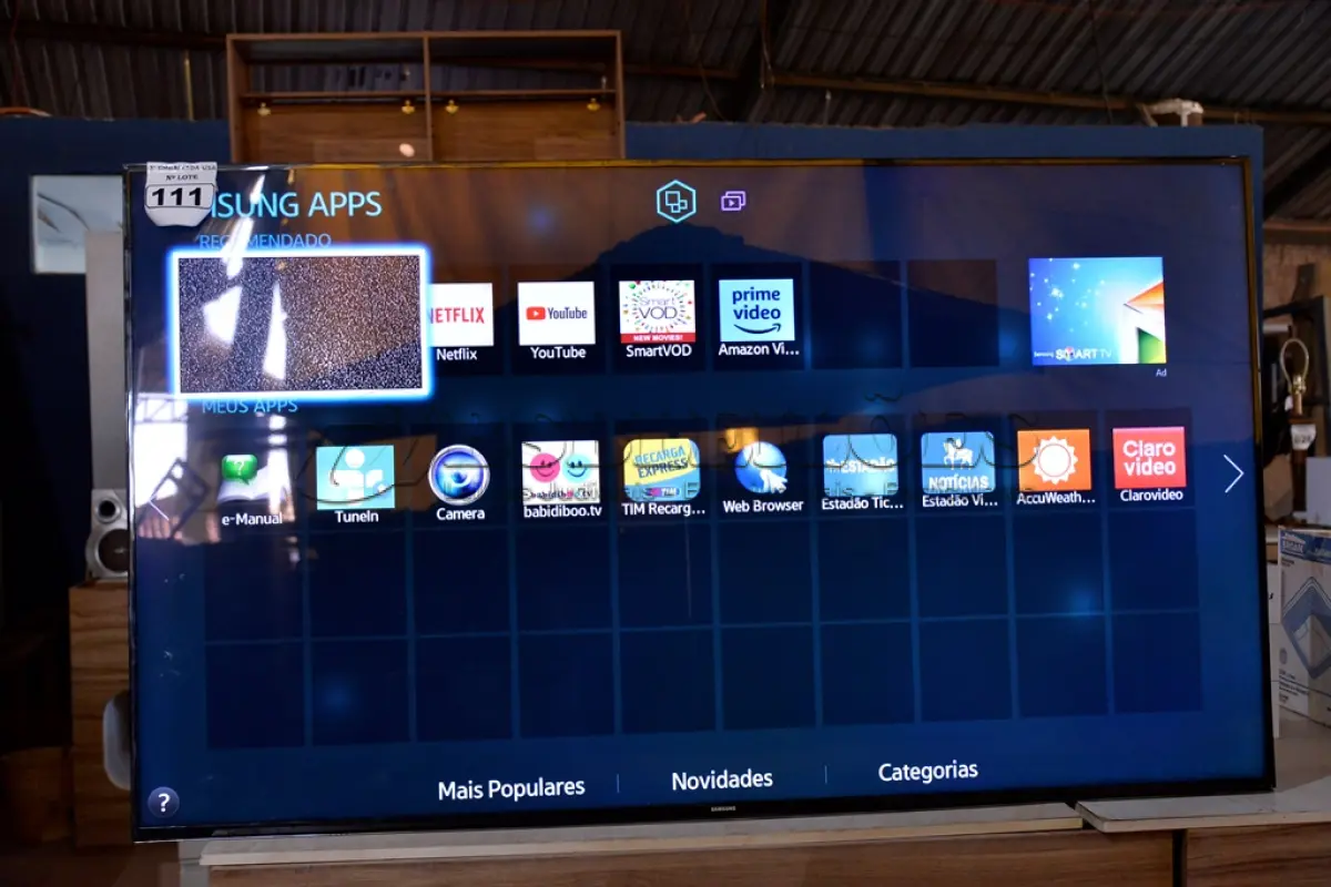 LOTE 111 - 01 TV SMART 75’’ MARCA SAMSUNG SEM CONTROLE E SEM O PÉ. (NO ESTADO) AV9490R