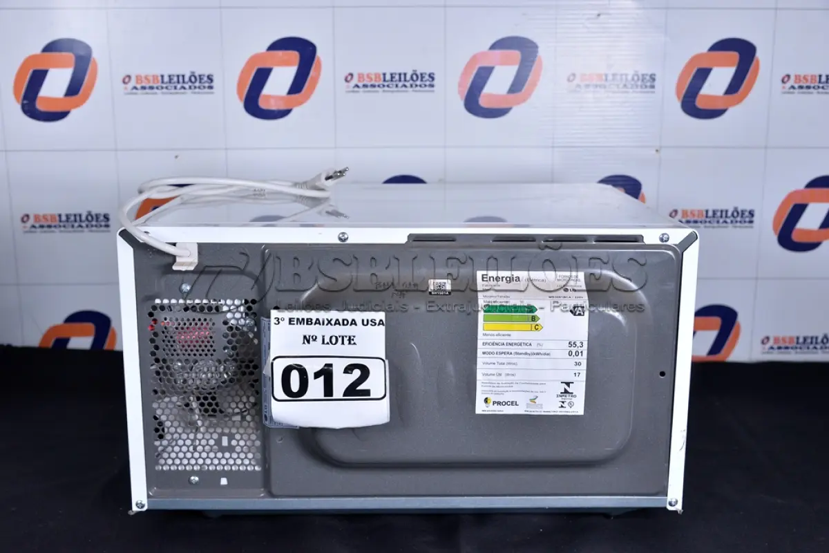 LOTE 012 - 01 FORNO MICRO-ONDAS 30L MARCA LG 220V. (OVEN, MICROWAVE) (NO ESTADO) BH1501A
