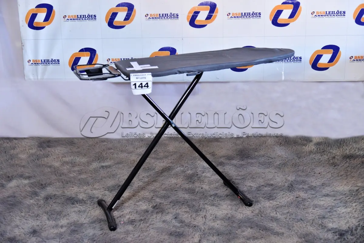 LOTE 144 - 01 TÁBUA DE PASSAR ROUPAS. (IRONING BOARD) (NO ESTADO)0000011