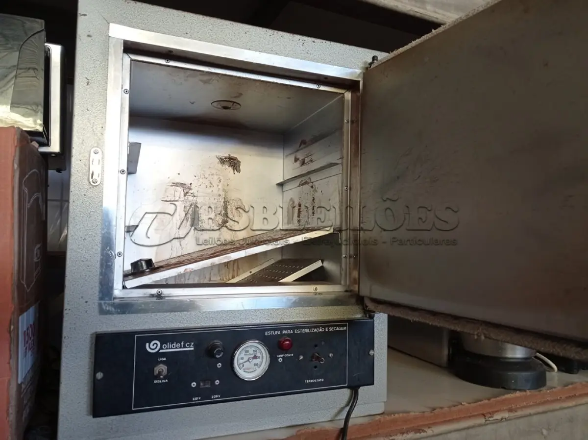 LOTE 067 - 01 ESTUFA PARA ESTERILIZAÇÃO E SECAGEM OLIDEF CZ.(NO ESTADO) ATENÇÃO! FAZER A VISITAÇÃO ANTES DE ARREMATAR, NÃO SABEMOS SE FUNCIONA. LEILÃO NÃO TEM GARANTIA E NEM DEVOLUÇÃO, SUJEITO A POSSÍVEIS AVARIAS VISÍVEIS/OCULTAS E/OU AUSÊNCIA DE COMPONENTES.