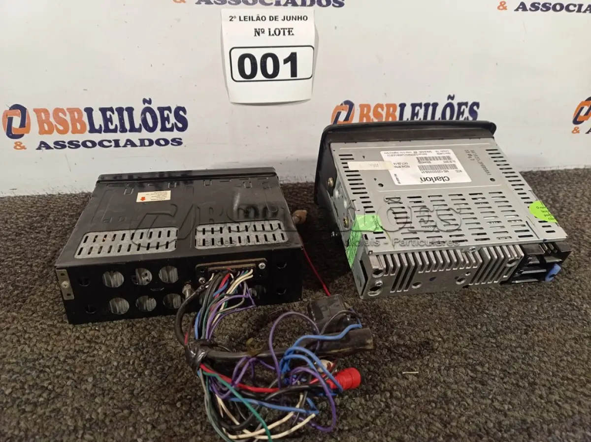 LOTE 001 - 02 APARELHOS DE SOM AUTOMOTIVO, SENDO 01 COM ENTRADA USB. (NO ESTADO) ATENÇÃO! FAZER A VISITAÇÃO ANTES DE ARREMATAR, NÃO SABEMOS SE FUNCIONA. LEILÃO NÃO TEM GARANTIA E NEM DEVOLUÇÃO, SUJEITO A POSSÍVEIS AVARIAS VISÍVEIS/OCULTAS E/OU AUSÊNCIA DE COMPONENTES.