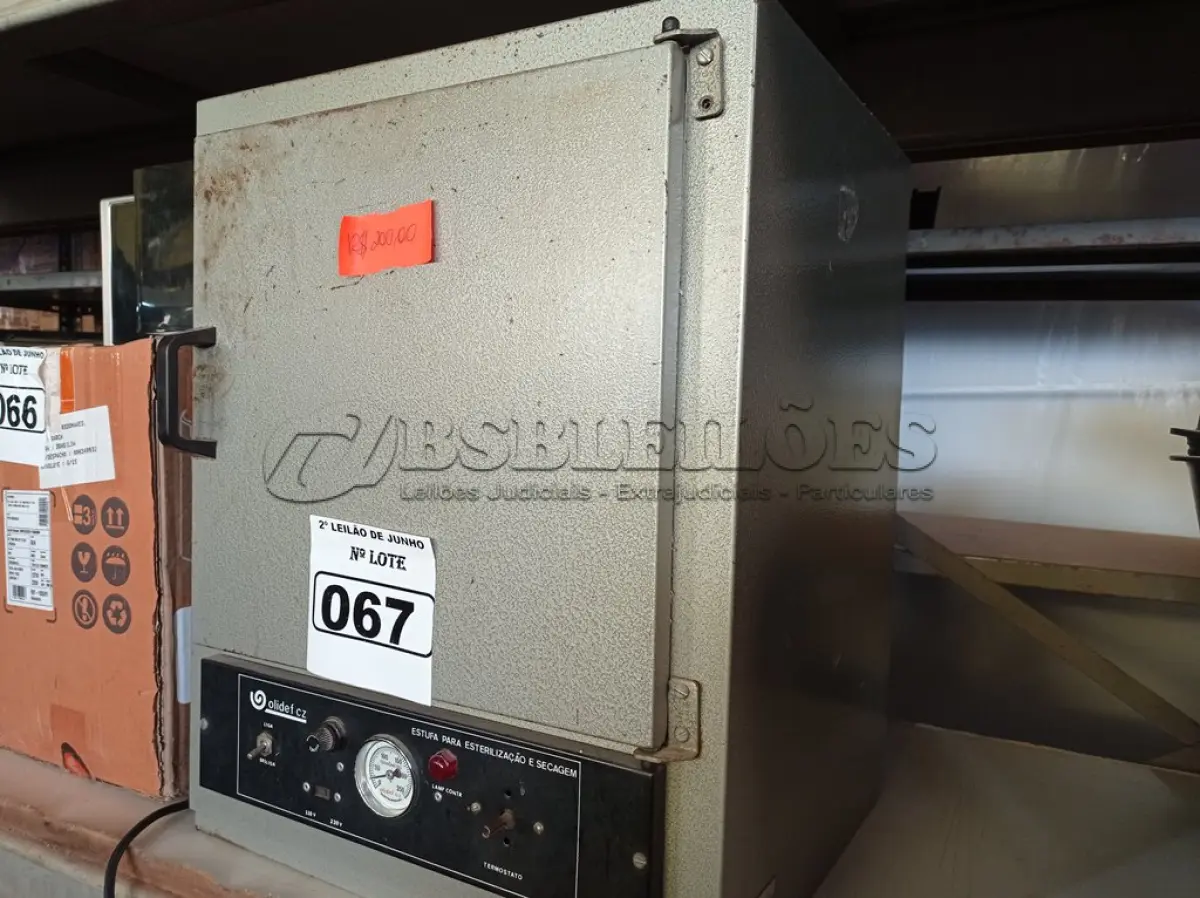 LOTE 067 - 01 ESTUFA PARA ESTERILIZAÇÃO E SECAGEM OLIDEF CZ.(NO ESTADO) ATENÇÃO! FAZER A VISITAÇÃO ANTES DE ARREMATAR, NÃO SABEMOS SE FUNCIONA. LEILÃO NÃO TEM GARANTIA E NEM DEVOLUÇÃO, SUJEITO A POSSÍVEIS AVARIAS VISÍVEIS/OCULTAS E/OU AUSÊNCIA DE COMPONENTES.