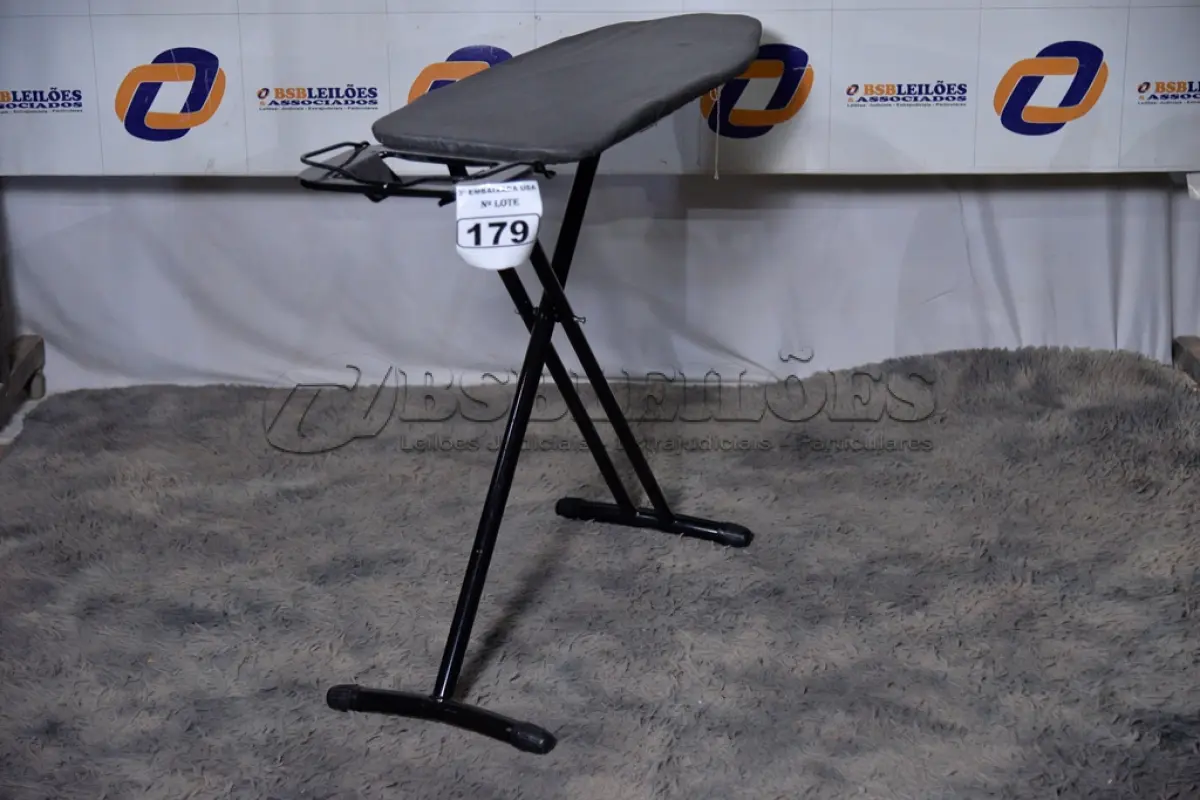 LOTE 179 - 01 TÁBUA DE PASSAR ROUPAS. (IRONING BOARD) (NO ESTADO)0000011