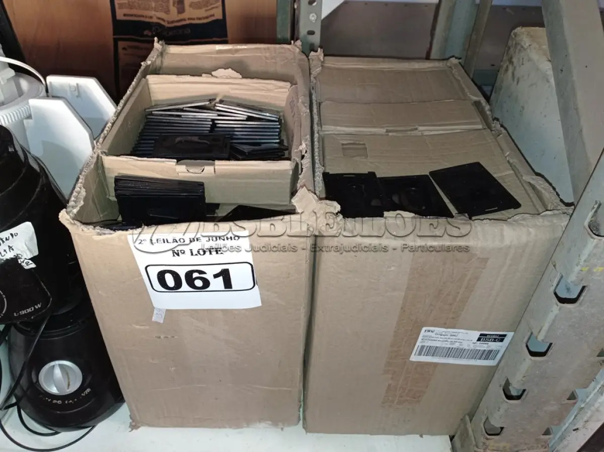 LOTE 061 - 01 LOTE COM GRANDE QUANTIDADE DE SUPORTE PARA CRACHÁ. (NO ESTADO) ATENÇÃO! FAZER A VISITAÇÃO ANTES DE ARREMATAR, NÃO SABEMOS SE FUNCIONA. LEILÃO NÃO TEM GARANTIA E NEM DEVOLUÇÃO, SUJEITO A POSSÍVEIS AVARIAS VISÍVEIS/OCULTAS E/OU AUSÊNCIA DE COMPONENTES.