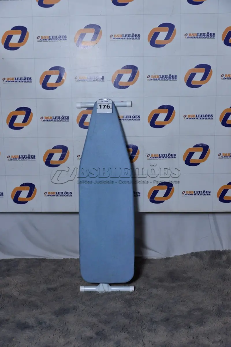 LOTE 176 - 01 TÁBUA DE PASSAR ROUPAS. (IRONING BOARD) (NO ESTADO)0000011