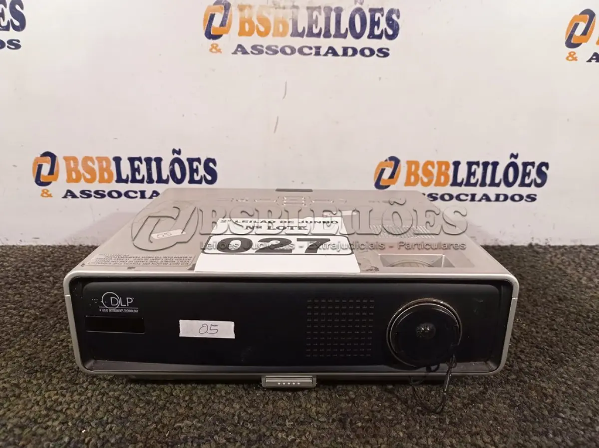 LOTE 027 - 01 RETROPROJETOR MULTIMIDEA MODELO:DS125 MARCA LG 220V. (NO ESTADO) ATENÇÃO! FAZER A VISITAÇÃO ANTES DE ARREMATAR, NÃO SABEMOS SE FUNCIONA. LEILÃO NÃO TEM GARANTIA E NEM DEVOLUÇÃO, SUJEITO A POSSÍVEIS AVARIAS VISÍVEIS/OCULTAS E/OU AUSÊNCIA DE COMPONENTES.