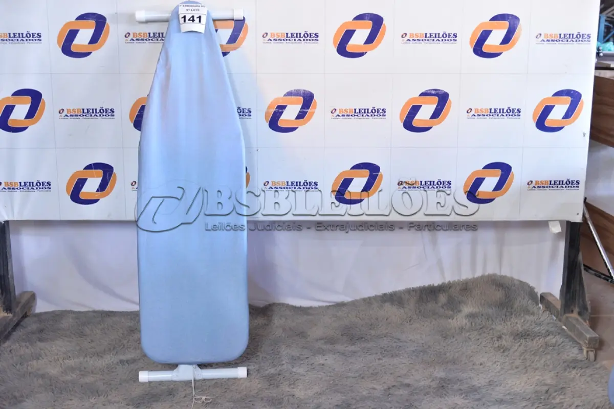 LOTE 141 - 01 TÁBUA DE PASSAR ROUPAS. (IRONING BOARD) (NO ESTADO)0000011