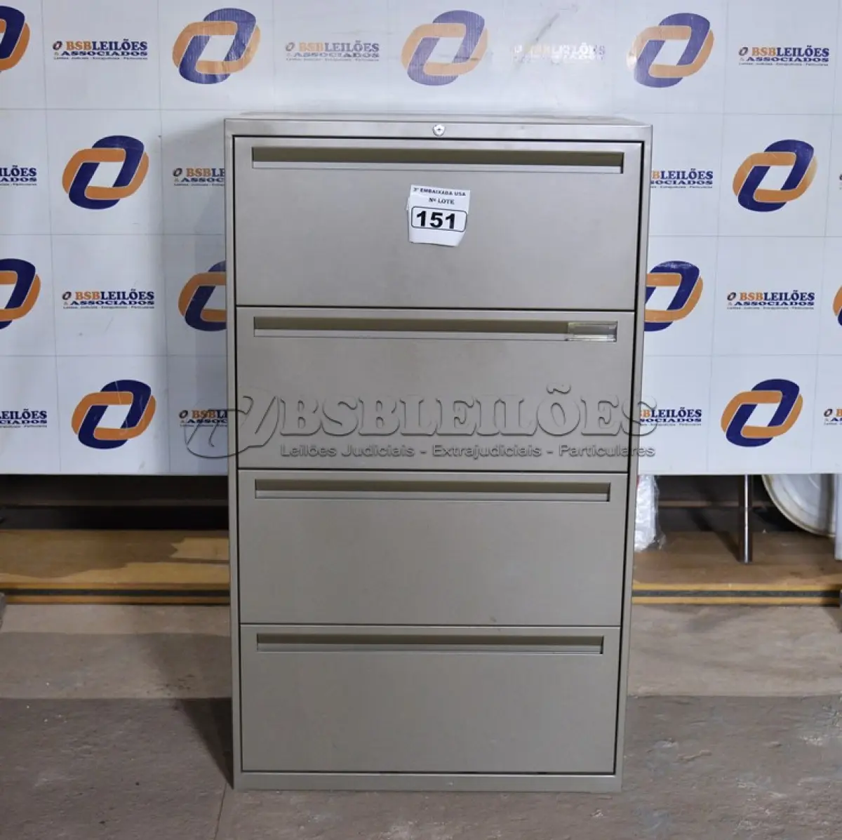 LOTE 151 - 01 ARMÁRIO DE AÇO PARA ESCRITÓRIO COM 04 GAVETAS. (DOCUMENT GABINETE) (NO ESTADO)0000016