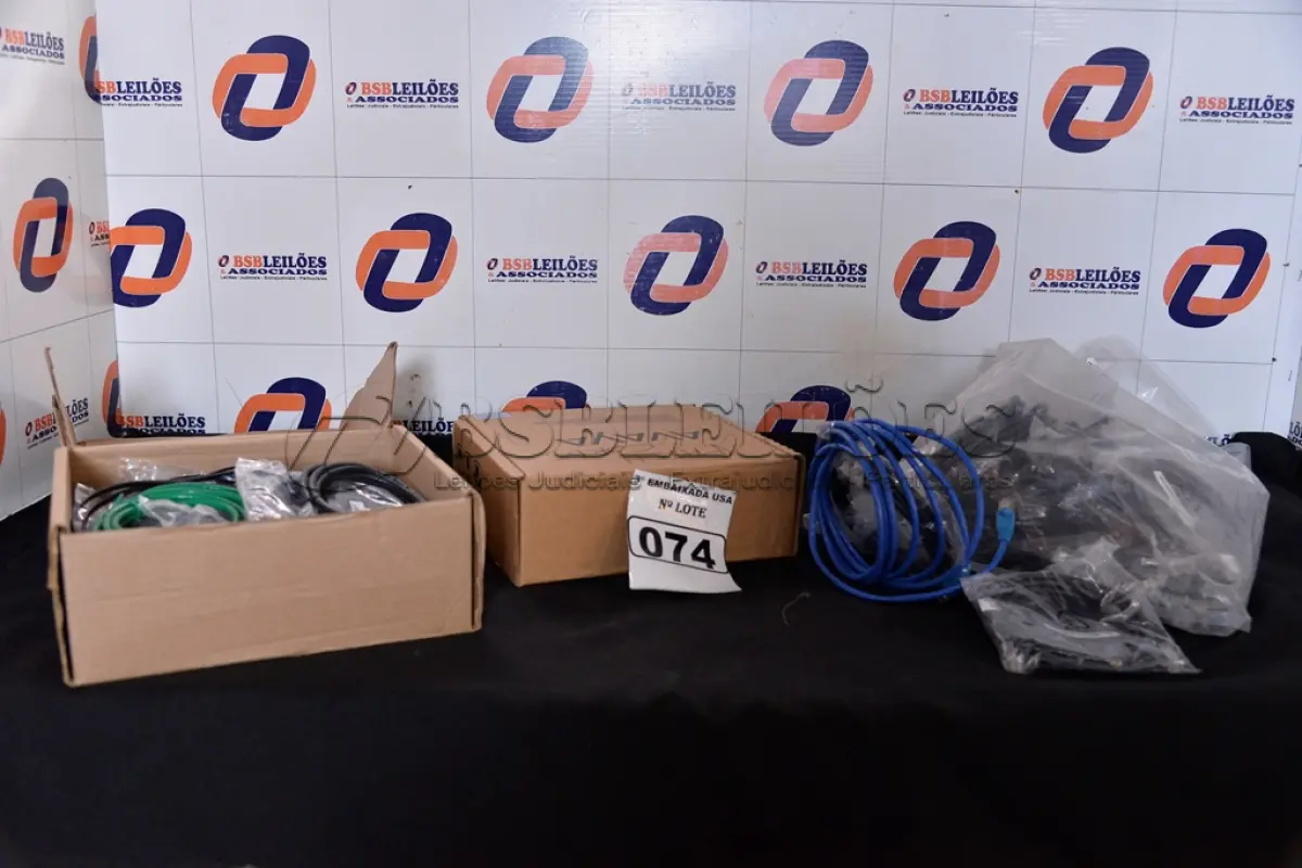 LOTE 074 - 01 LOTE COM CABOS E FIOS DE REDE. (PATCH CABLES) (NO ESTADO)0000035