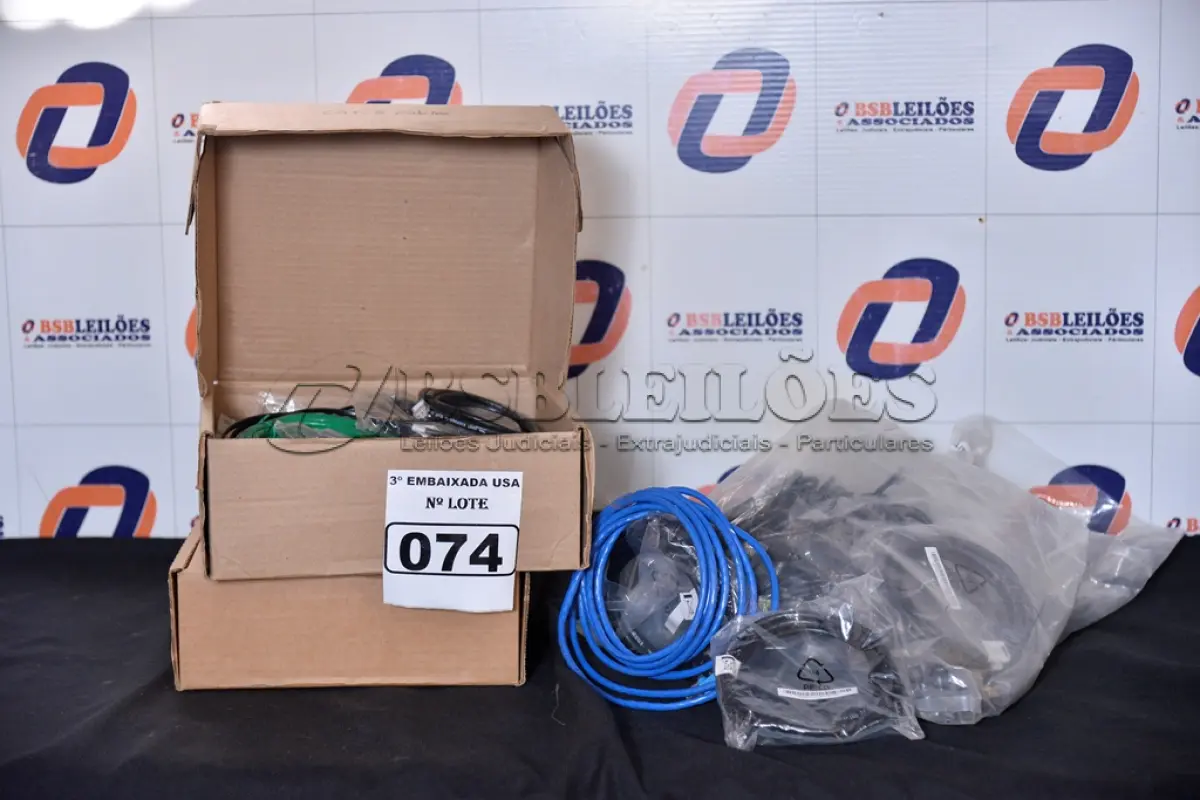 LOTE 074 - 01 LOTE COM CABOS E FIOS DE REDE. (PATCH CABLES) (NO ESTADO)0000035