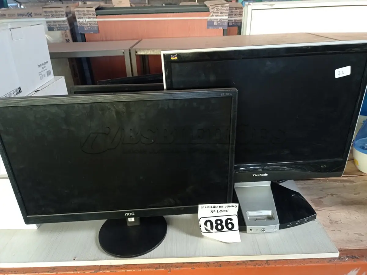 LOTE 086 - 06 MONITORES LCD MARCAS E MODELOS DIVERSOS PARA RETIRADA DE PEÇAS. (NO ESTADO) ATENÇÃO! FAZER A VISITAÇÃO ANTES DE ARREMATAR, NÃO SABEMOS SE FUNCIONA. LEILÃO NÃO TEM GARANTIA E NEM DEVOLUÇÃO, SUJEITO A POSSÍVEIS AVARIAS VISÍVEIS/OCULTAS E/OU AUSÊNCIA DE COMPONENTES.