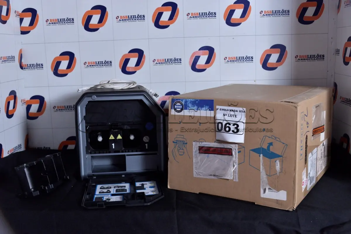LOTE 063 - 01 IMPRESSORA PARA CRACHÁS HDP5000 LAMINATION. (BADGE PRINTER) (NO ESTADO)0000030 