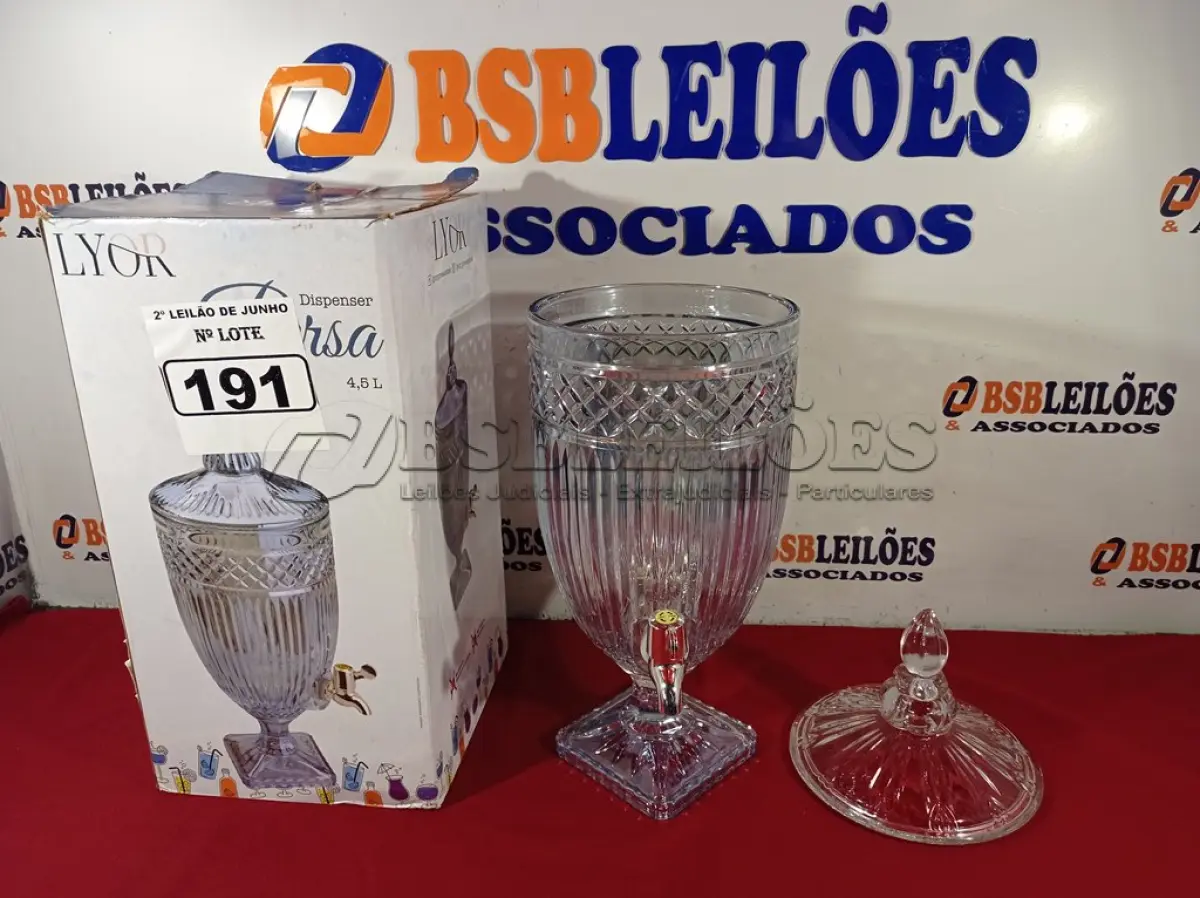 LOTE 191 - 01 SUQUEIRA DE 04 A 05 LITROS MARCA LYOR PERSA. (NO ESTADO) ATENÇÃO! FAZER A VISITAÇÃO ANTES DE ARREMATAR, NÃO SABEMOS SE FUNCIONA. LEILÃO NÃO TEM GARANTIA E NEM DEVOLUÇÃO, SUJEITO A POSSÍVEIS AVARIAS VISÍVEIS/OCULTAS E/OU AUSÊNCIA DE COMPONENTES.