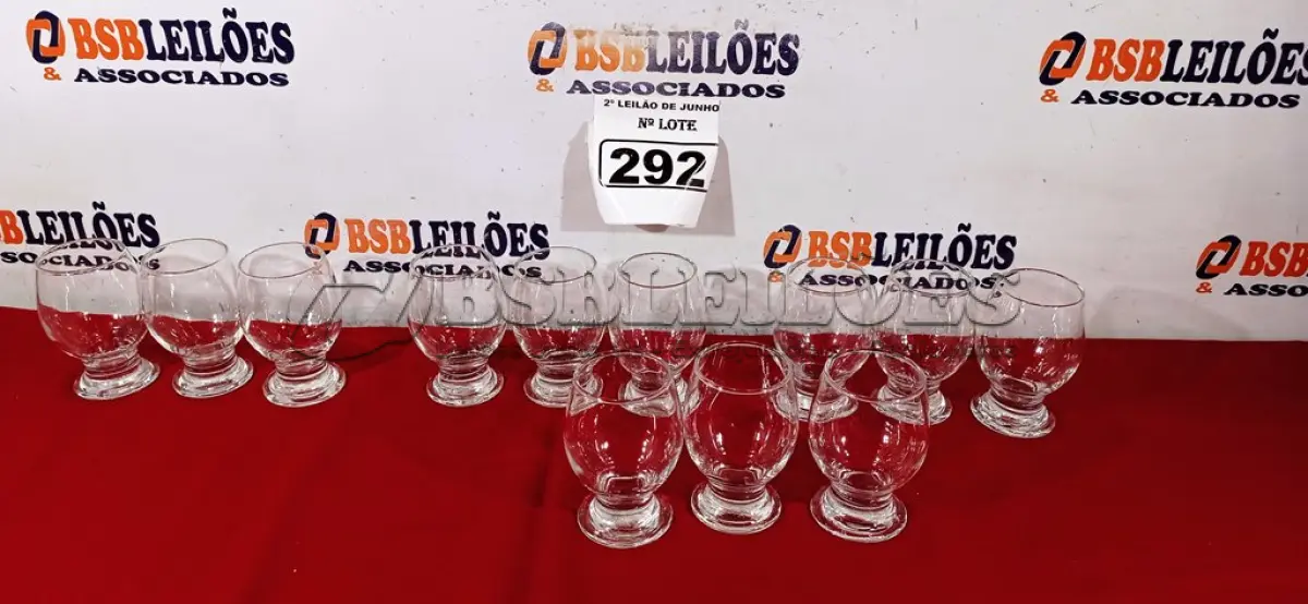 LOTE 292 - 12 TAÇAS PARA ÁGUA. (NO ESTADO) ATENÇÃO! FAZER A VISITAÇÃO ANTES DE ARREMATAR, NÃO SABEMOS SE FUNCIONA. LEILÃO NÃO TEM GARANTIA E NEM DEVOLUÇÃO, SUJEITO A POSSÍVEIS AVARIAS VISÍVEIS/OCULTAS E/OU AUSÊNCIA DE COMPONENTES.