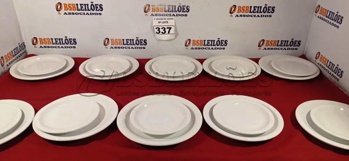 LOTE 337 - 10 PRATOS RASOS E 10 PRATOS DE SOBREMESA. (NO ESTADO) ATENÇÃO! FAZER A VISITAÇÃO ANTES DE ARREMATAR, NÃO SABEMOS SE FUNCIONA. LEILÃO NÃO TEM GARANTIA E NEM DEVOLUÇÃO, SUJEITO A POSSÍVEIS AVARIAS VISÍVEIS/OCULTAS E/OU AUSÊNCIA DE COMPONENTES.