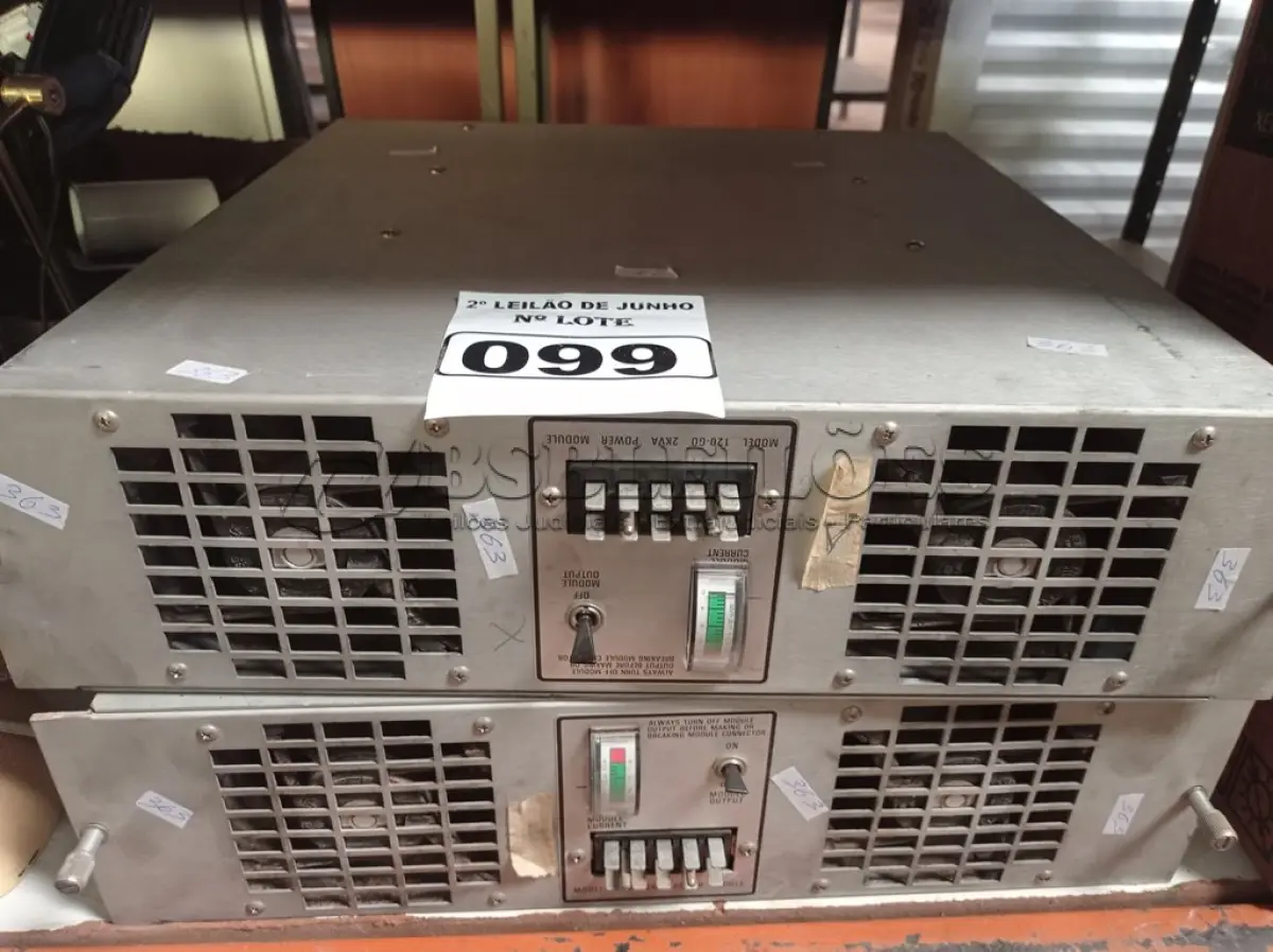 LOTE 099 - 02 MÓDULOS DE NOBREAK. (NO ESTADO) ATENÇÃO! FAZER A VISITAÇÃO ANTES DE ARREMATAR, NÃO SABEMOS SE FUNCIONA. LEILÃO NÃO TEM GARANTIA E NEM DEVOLUÇÃO, SUJEITO A POSSÍVEIS AVARIAS VISÍVEIS/OCULTAS E/OU AUSÊNCIA DE COMPONENTES. (NO ESTADO) ATENÇÃO! FAZER A VISITAÇÃO ANTES DE ARREMATAR, NÃO SABEMOS SE FUNCIONA. LEILÃO NÃO TEM GARANTIA E NEM DEVOLUÇÃO, SUJEITO A POSSÍVEIS AVARIAS VISÍVEIS/OCULTAS E/OU AUSÊNCIA DE COMPONENTES.