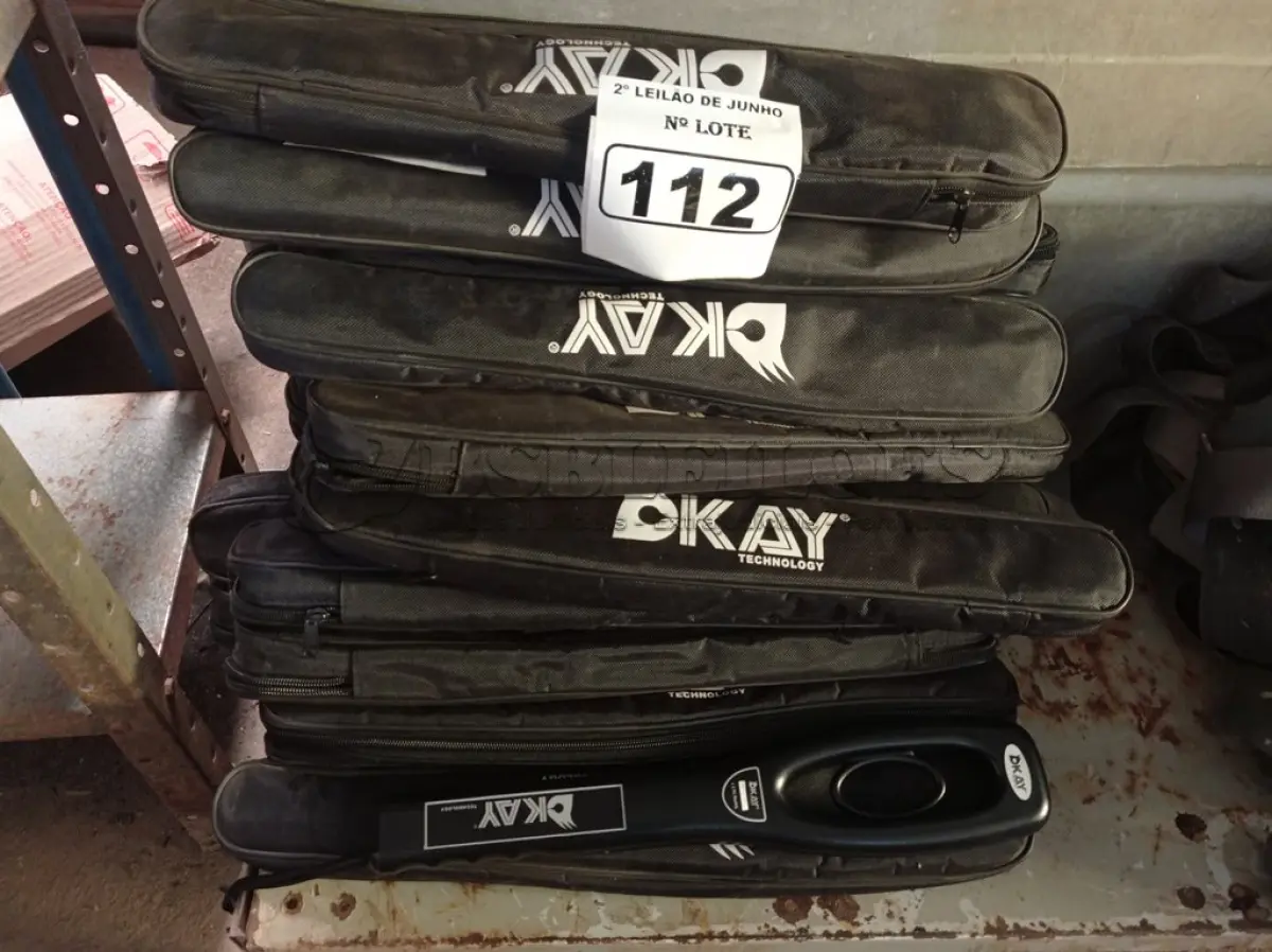 LOTE 112 - 01 LOTE COM 20 DETECTORES DE METAL. (NO ESTADO) ATENÇÃO! FAZER A VISITAÇÃO ANTES DE ARREMATAR, NÃO SABEMOS SE FUNCIONA. LEILÃO NÃO TEM GARANTIA E NEM DEVOLUÇÃO, SUJEITO A POSSÍVEIS AVARIAS VISÍVEIS/OCULTAS E/OU AUSÊNCIA DE COMPONENTES.
