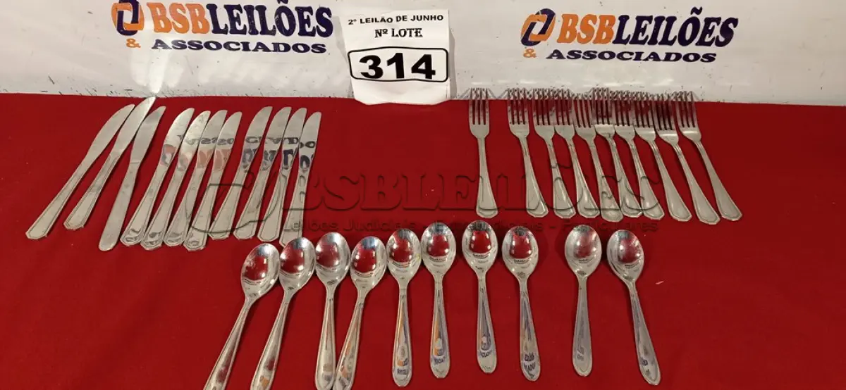 LOTE 314 - 01 LOTE COM 10 GARFOS, 10 FACAS E 10 COLHERES DE SOBREMESA. (NO ESTADO) ATENÇÃO! FAZER A VISITAÇÃO ANTES DE ARREMATAR, NÃO SABEMOS SE FUNCIONA. LEILÃO NÃO TEM GARANTIA E NEM DEVOLUÇÃO, SUJEITO A POSSÍVEIS AVARIAS VISÍVEIS/OCULTAS E/OU AUSÊNCIA DE COMPONENTES.