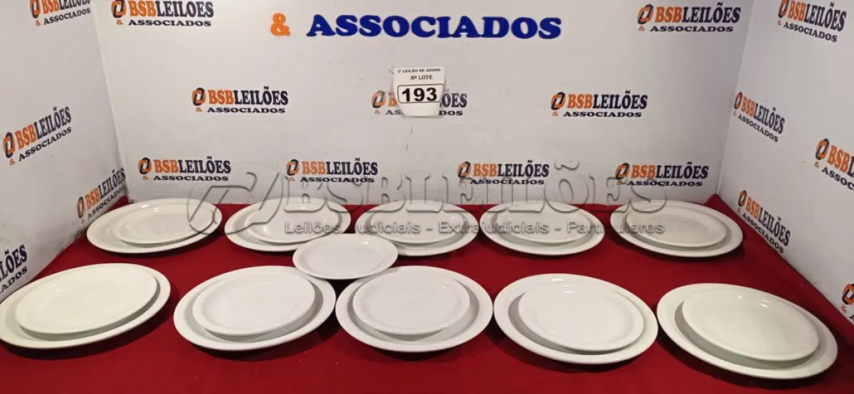 LOTE 193 - 10 PRATOS RASOS E 10 PRATOS DE SOBREMESA. (NO ESTADO) ATENÇÃO! FAZER A VISITAÇÃO ANTES DE ARREMATAR, NÃO SABEMOS SE FUNCIONA. LEILÃO NÃO TEM GARANTIA E NEM DEVOLUÇÃO, SUJEITO A POSSÍVEIS AVARIAS VISÍVEIS/OCULTAS E/OU AUSÊNCIA DE COMPONENTES.
