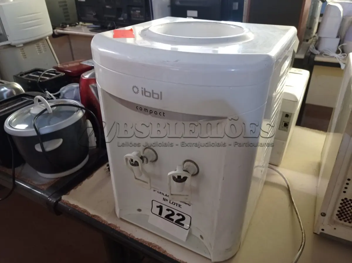 LOTE 122 - 01 PURIFICADOR PARA GARRAFÃO REFRIGERADO MARCA IBBL 110V. (NO ESTADO) ATENÇÃO! FAZER A VISITAÇÃO ANTES DE ARREMATAR, NÃO SABEMOS SE FUNCIONA. LEILÃO NÃO TEM GARANTIA E NEM DEVOLUÇÃO, SUJEITO A POSSÍVEIS AVARIAS VISÍVEIS/OCULTAS E/OU AUSÊNCIA DE COMPONENTES.