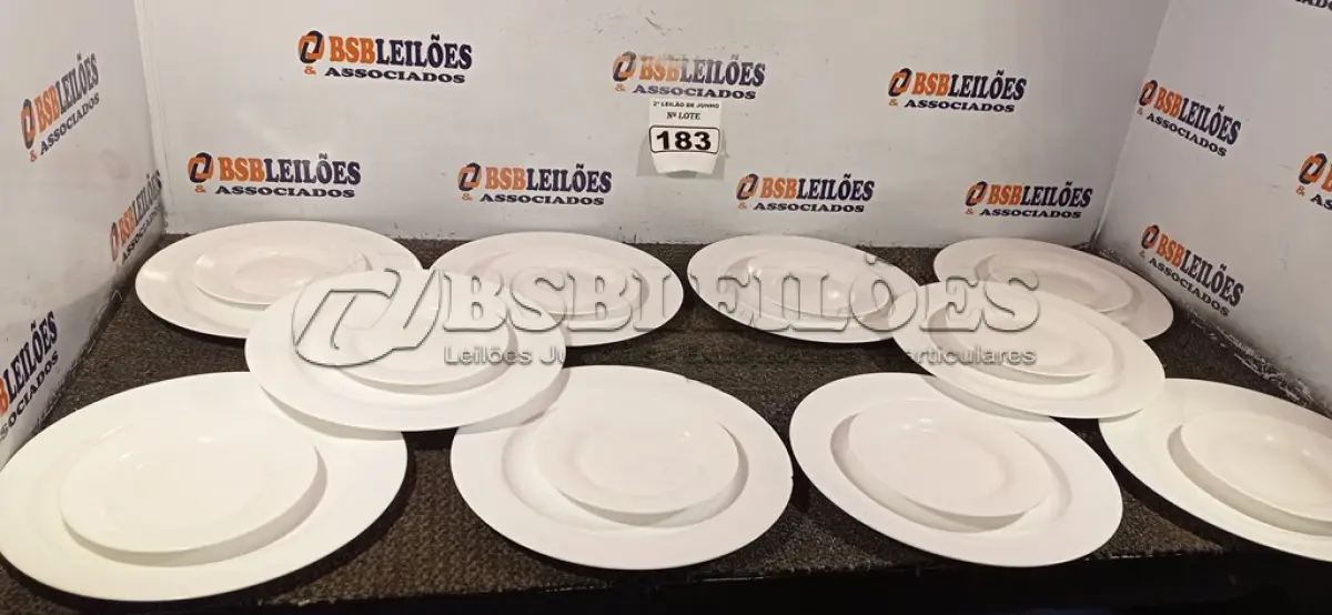 LOTE 183 - 10 PRATOS RASOS E 10 PRATOS DE SOBREMESA. (NO ESTADO) ATENÇÃO! FAZER A VISITAÇÃO ANTES DE ARREMATAR, NÃO SABEMOS SE FUNCIONA. LEILÃO NÃO TEM GARANTIA E NEM DEVOLUÇÃO, SUJEITO A POSSÍVEIS AVARIAS VISÍVEIS/OCULTAS E/OU AUSÊNCIA DE COMPONENTES.