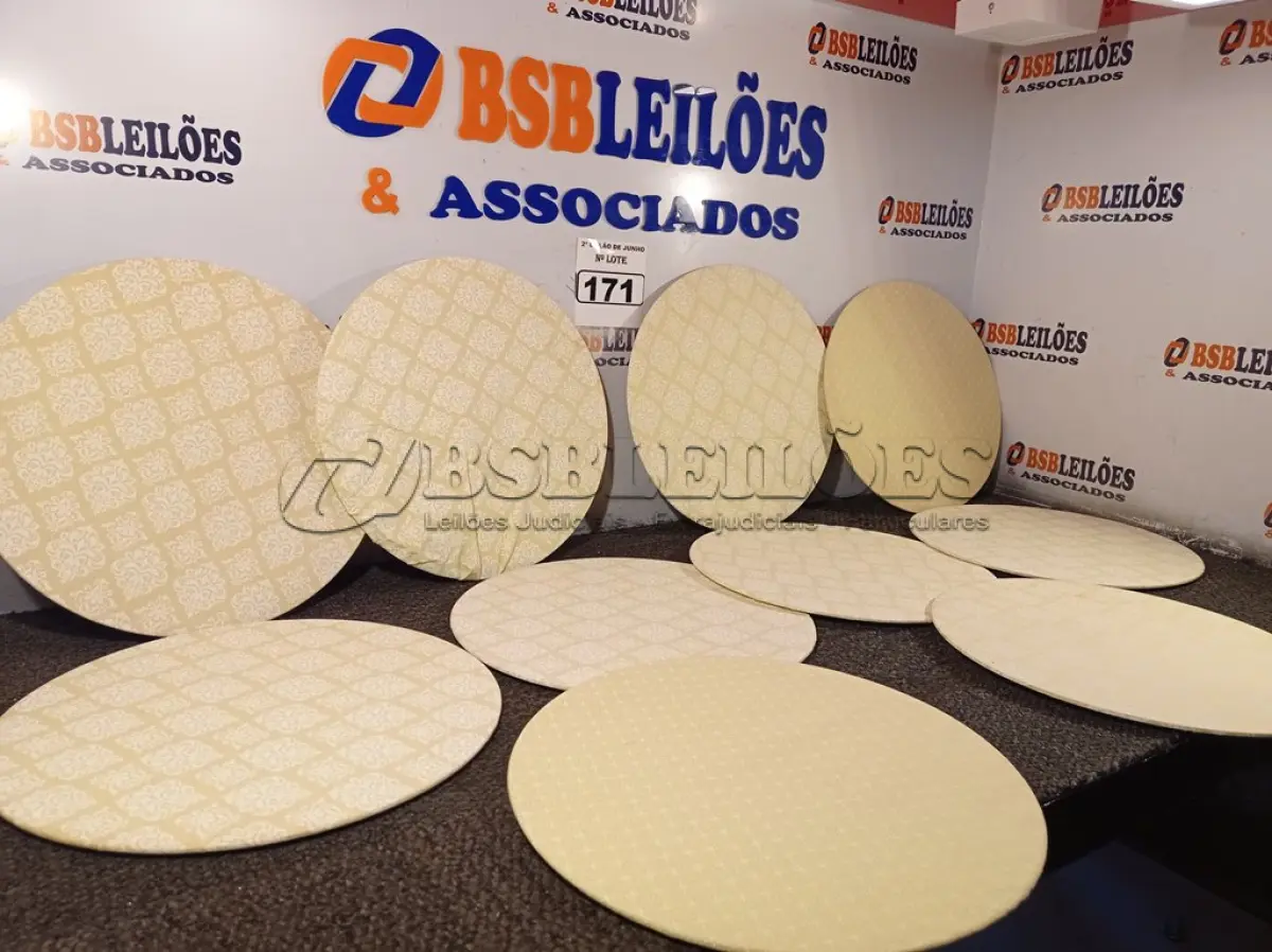 LOTE 171 - 09 SOUSPLAT COM CAPA FLORIDA NA COR VERDE. (NO ESTADO) ATENÇÃO! FAZER A VISITAÇÃO ANTES DE ARREMATAR, NÃO SABEMOS SE FUNCIONA. LEILÃO NÃO TEM GARANTIA E NEM DEVOLUÇÃO, SUJEITO A POSSÍVEIS AVARIAS VISÍVEIS/OCULTAS E/OU AUSÊNCIA DE COMPONENTES.