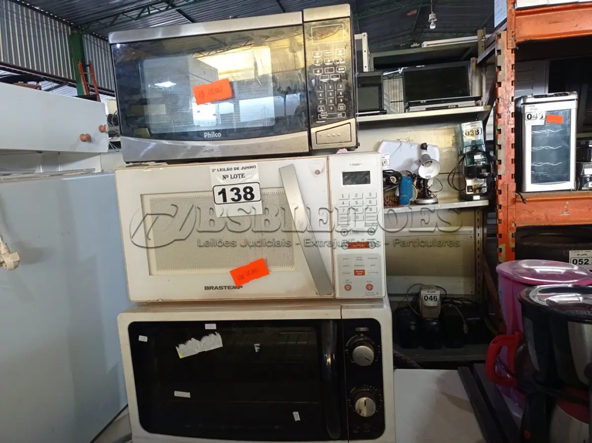 LOTE 138 - 02 MICRO-ONDAS SEM PRATO MARCAS E MODELOS DIVERSOS E 01 FORNO ELÉTRICO PARA RETIRADA DE PEÇAS. (NO ESTADO) ATENÇÃO! FAZER A VISITAÇÃO ANTES DE ARREMATAR, NÃO SABEMOS SE FUNCIONA. LEILÃO NÃO TEM GARANTIA E NEM DEVOLUÇÃO, SUJEITO A POSSÍVEIS AVARIAS VISÍVEIS/OCULTAS E/OU AUSÊNCIA DE COMPONENTES.
