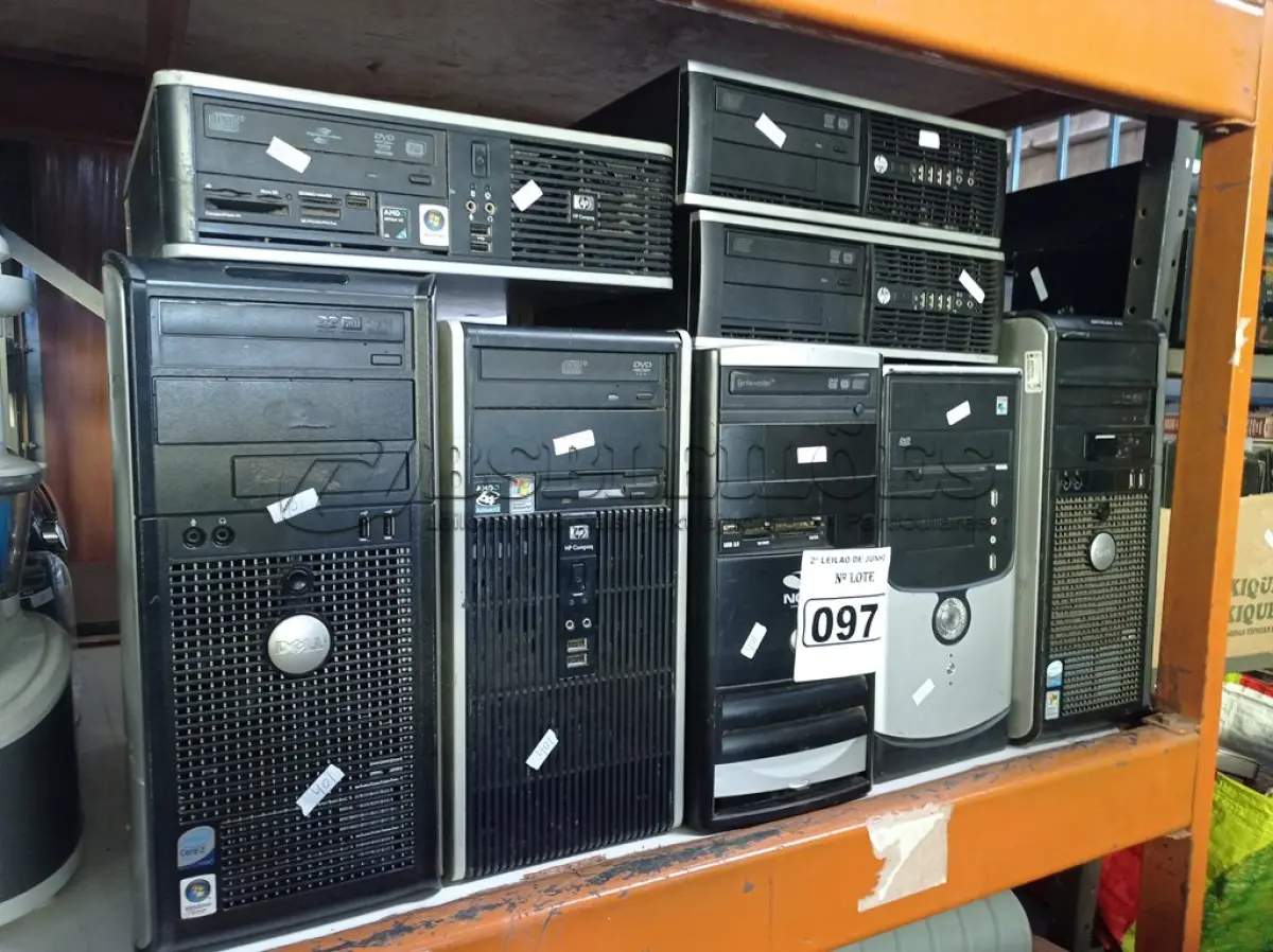 LOTE 097 - 01 LOTE COM 08 CPUS MARCAS E MODELOS DIVERSOS. (NO ESTADO) ATENÇÃO! FAZER A VISITAÇÃO ANTES DE ARREMATAR, NÃO SABEMOS SE FUNCIONA. LEILÃO NÃO TEM GARANTIA E NEM DEVOLUÇÃO, SUJEITO A POSSÍVEIS AVARIAS VISÍVEIS/OCULTAS E/OU AUSÊNCIA DE COMPONENTES.