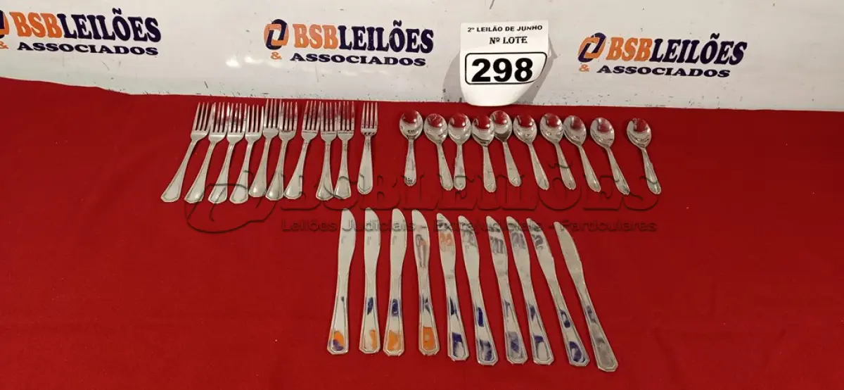 LOTE 298 - 01 LOTE COM 10 GARFOS, 10 FACAS E 10 COLHERES DE SOBREMESA. (NO ESTADO) ATENÇÃO! FAZER A VISITAÇÃO ANTES DE ARREMATAR, NÃO SABEMOS SE FUNCIONA. LEILÃO NÃO TEM GARANTIA E NEM DEVOLUÇÃO, SUJEITO A POSSÍVEIS AVARIAS VISÍVEIS/OCULTAS E/OU AUSÊNCIA DE COMPONENTES.