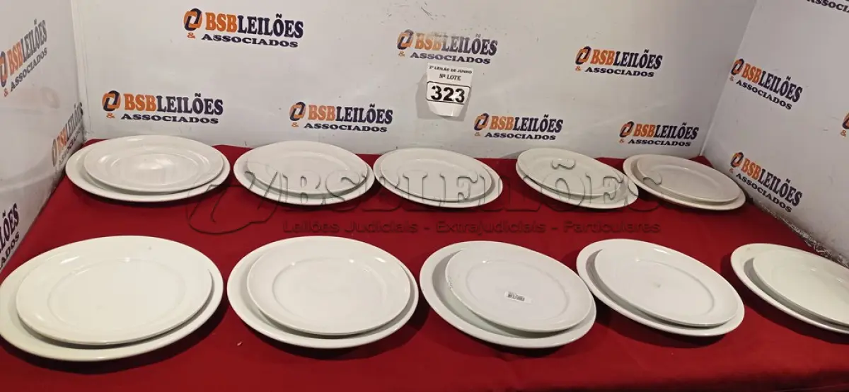 LOTE 323 - 10 PRATOS RASOS E 10 PRATOS DE SOBREMESA. (NO ESTADO) ATENÇÃO! FAZER A VISITAÇÃO ANTES DE ARREMATAR, NÃO SABEMOS SE FUNCIONA. LEILÃO NÃO TEM GARANTIA E NEM DEVOLUÇÃO, SUJEITO A POSSÍVEIS AVARIAS VISÍVEIS/OCULTAS E/OU AUSÊNCIA DE COMPONENTES.
