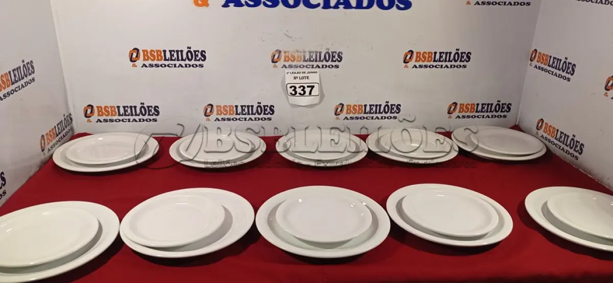 LOTE 337 - 10 PRATOS RASOS E 10 PRATOS DE SOBREMESA. (NO ESTADO) ATENÇÃO! FAZER A VISITAÇÃO ANTES DE ARREMATAR, NÃO SABEMOS SE FUNCIONA. LEILÃO NÃO TEM GARANTIA E NEM DEVOLUÇÃO, SUJEITO A POSSÍVEIS AVARIAS VISÍVEIS/OCULTAS E/OU AUSÊNCIA DE COMPONENTES.